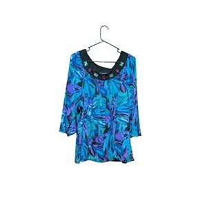 Womens  Blouse W/ Scoop Neckline Embellished W/Faceted Jewels  By Essentials  2X